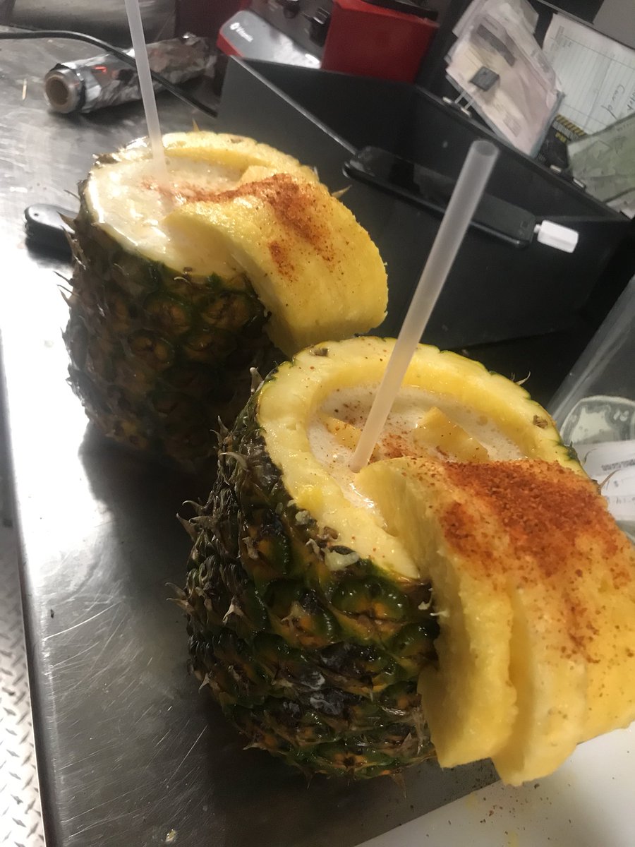 pineappleninjaz's tweet photo. FREE PINA COLADA X CHICKEN BOWL GIVE AWAY! McAllen let’s do this! If this hits 100 RTs before 6:30 we’ll throw in a free Slize bowl! 🍍🍍🔥 RT AND FOLLOW 🍍🍍 https://t.co/tE6Y0fWSTt