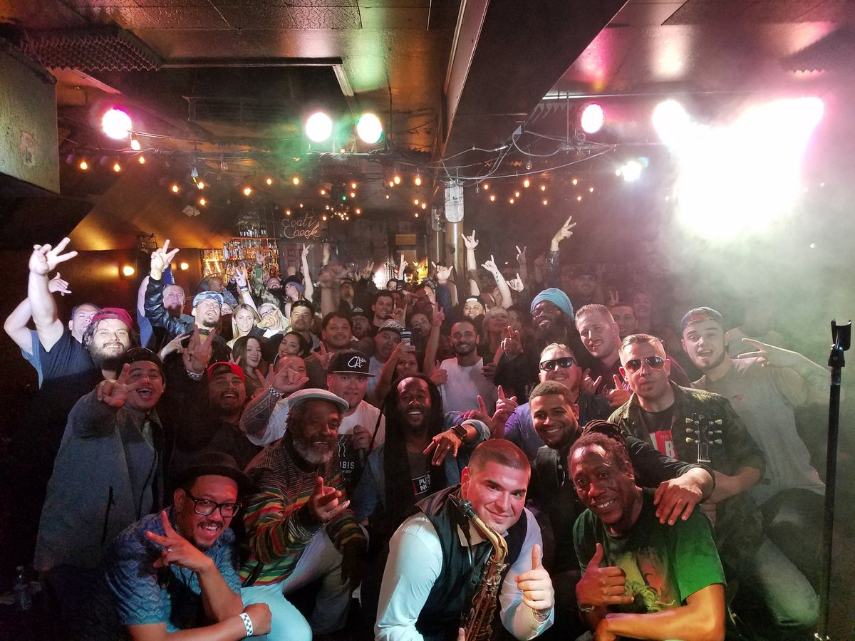 ariseroots's tweet photo. Thanks for coming out last night #SanFrancisco, pure vibes!
#NiceandSlowTour #ariseroots #forpeaceband #whitegloveservice #empireartist #empireagency @ForPeaceBand @wgs_music @nowmusicsf https://t.co/JjE5InfYU1