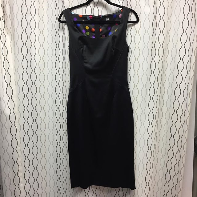 DesignConsignTO's tweet photo. Just in. #dolcegabbana #lbd #dress 😍💖✨. Size 42. 👍😀
#the6ix •
•
•
#designerconsigners #designerconsignerstoronto #designerconsignment #consignmentstore #consignmentshop #consignmentboutique #consignmentfinds #consignmentlife #consignmentshopping… https://t.co/uVoiHtyJBl https://t.co/Z5GSQwJ0K9