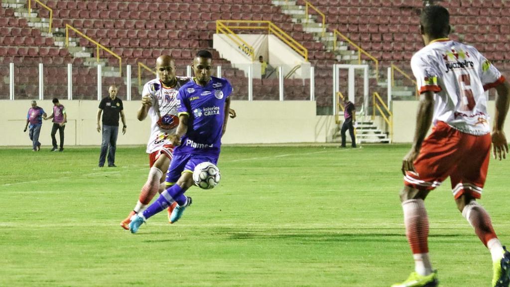 fsfsergipe's tweet photo. Acabou!!! Final de jogo entre Confiança e Juazeirense, a partida ficou no empate 1x1. O dragão na próxima rodada enfrenta o Salgueiro. 
Foto: João Áquila https://t.co/5kpoes4FTr