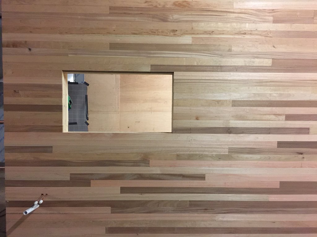 thefemcarpenter's tweet photo. Enjoyed cladding this part of the kitchen area using these 3 different types of timber #woodencladding #pallening #walltexture #TyMadeira #Cardiff #femalecarpenter #portugueserestaurant https://t.co/s0gjx4Z0kr