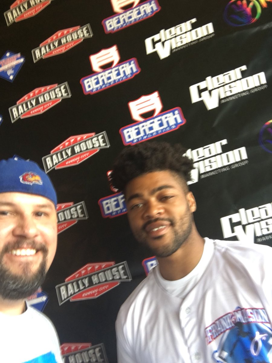 mj239air's tweet photo. @fm3softball was unbelievable!  @FrankMason0 you are the best!  @BenNieIV  thanks for everything!! https://t.co/zDigqmOpv7