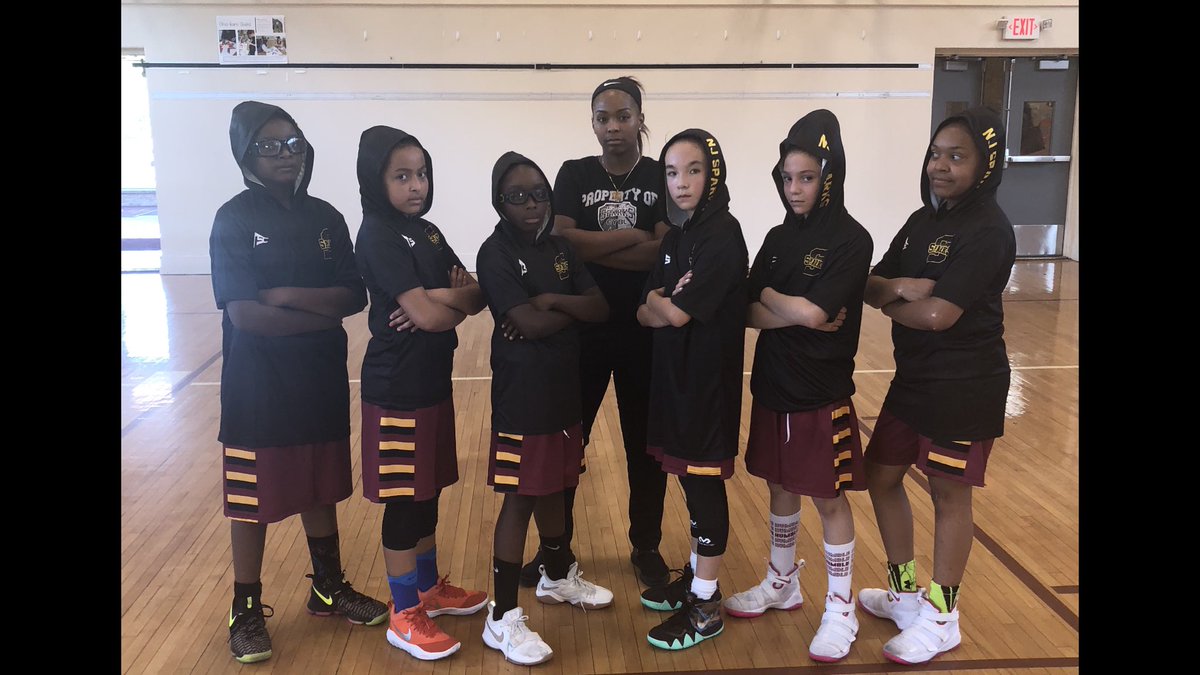 shane_njsparks's tweet photo. @NewJerseySparks Team Shayna (4th grade) holds it down today going Undefeated @ShoreshotsGirls Summer Showdown. #HOODgame #NoBodySmiling #WeReady #NikeFamily #Sparks4Life ๐๐ช๐พ https://t.co/hznjMuEAem