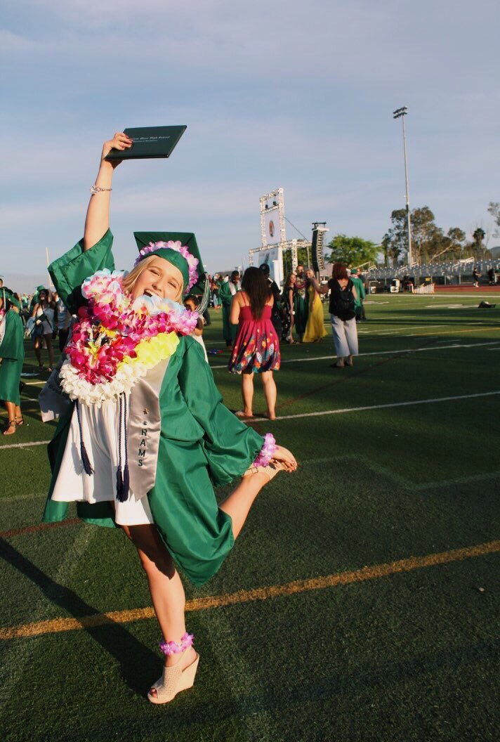 coralheinrichs's tweet photo. c/o 2018🎉 https://t.co/jhlEYVSGMK
