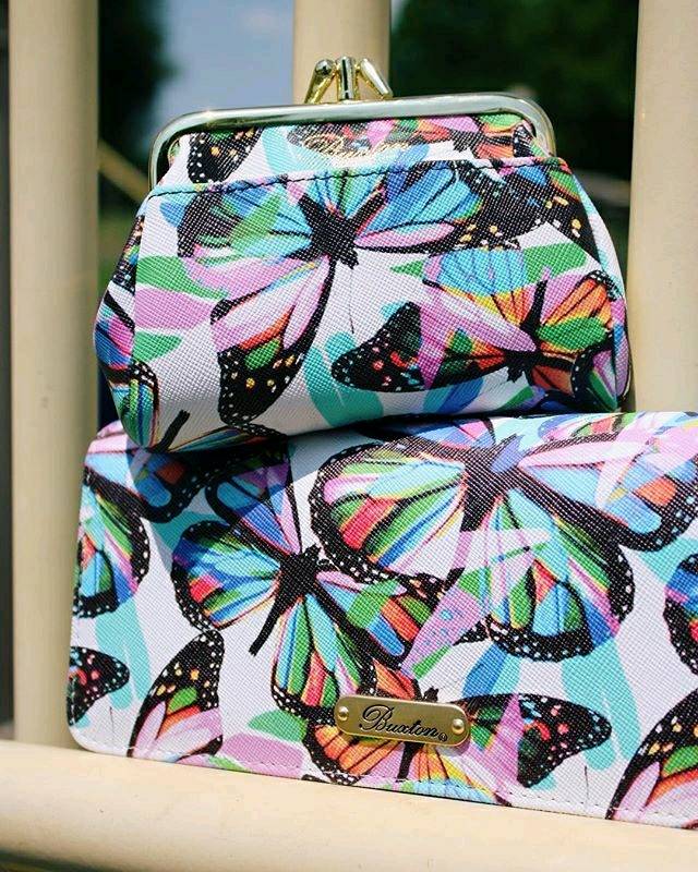 Buxton_Leather's tweet photo. Loving this colorful butterfly collection... double tap if you do too!
#Buxton #BuxtonWomen #MonarchCollection #love #instamoods #fashion #fashioninspo #style #stylish #stylishwomen 📷: @buxtonwomen https://t.co/q1ANhy3bj5
