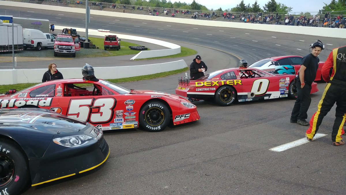 Riverside_NS's tweet photo. Your front row! Turple will lead Butcher and the rest of the field to the Green Flag in moments! #RonMac150 https://t.co/3IEXiy8WtB