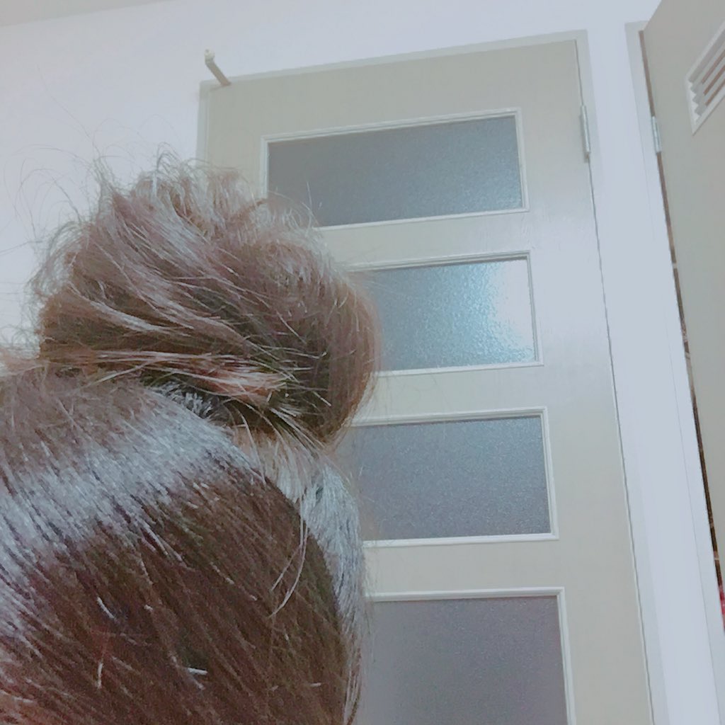 midorisumi's tweet photo. 何年ぶりかにお団子したんだけど失敗した感、、でも直す時間もないからもうこれで行きます😗 https://t.co/uLTTnmYxtE