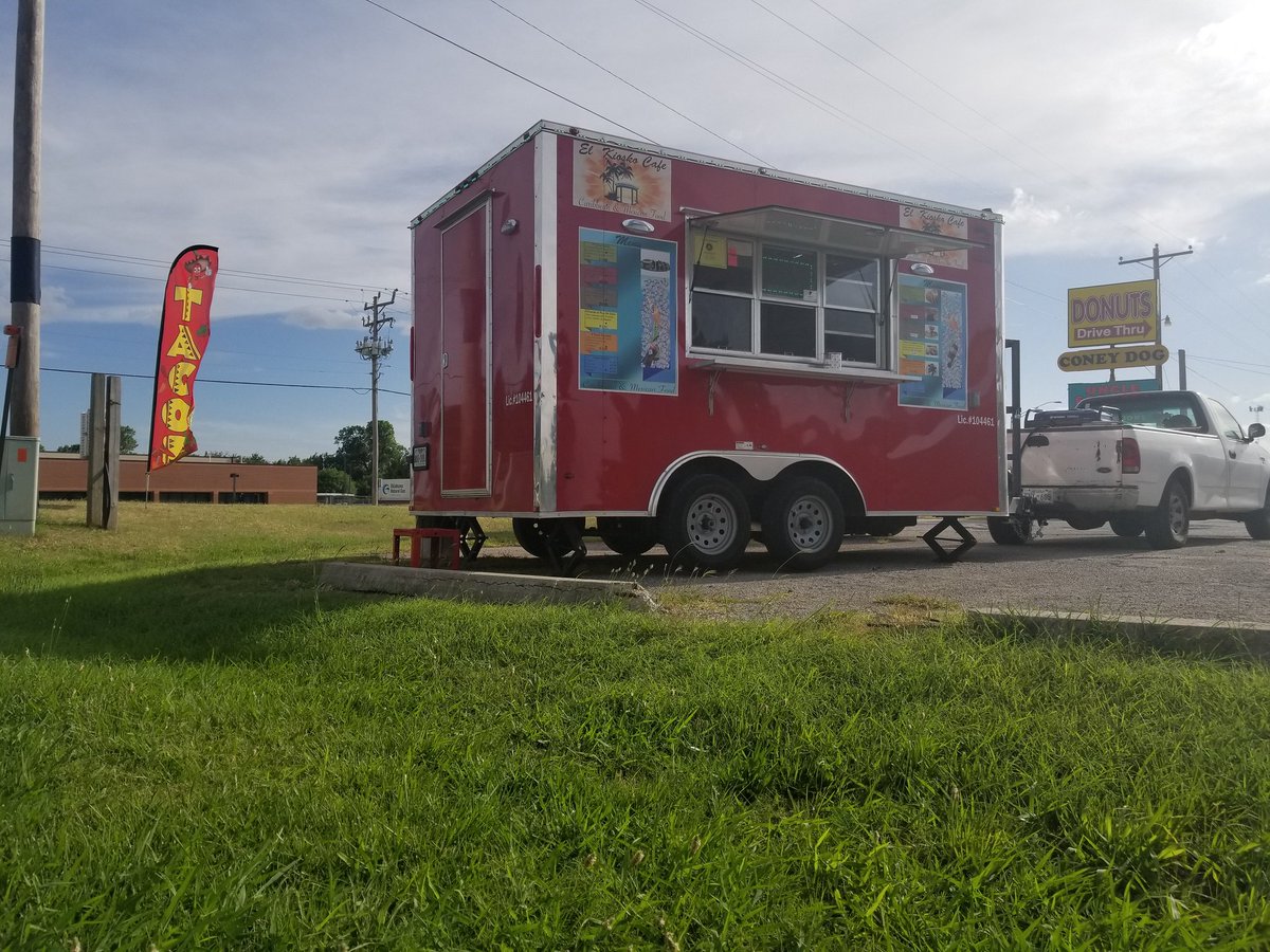 ElKioskoCafe's tweet photo. Come join us in Mustang tonight for some great food will be here till midnight. #mustangok #foodtrucks  #tacos #empanadas #cubansandwichs  #findafoodtruck  #localbusiness #dinner🍴 #caribbeanfood https://t.co/gTcGfiJUAe