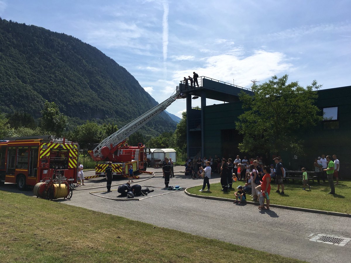 Judw1074's tweet photo. Journée portes ouvertes au centre de secours de #Bonneville Merci d’être venus nombreux ! @SDIS_74 https://t.co/1zRqN0MvE4