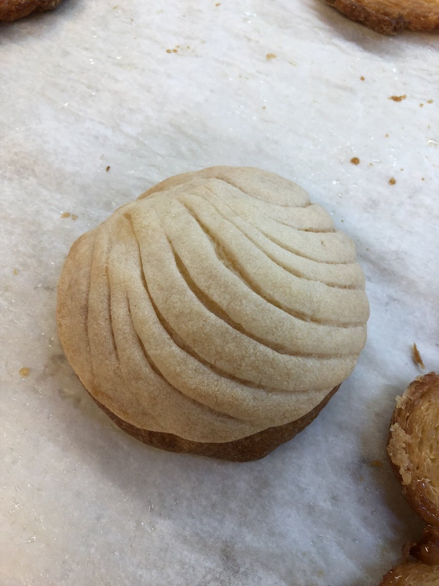 vanfoodster's tweet photo. Check out the #metatebakeshop pop-up tomorrow morning at 417 Industrial, starts at 9am, for their Mexican baking including their Concha’s. https://t.co/rRwdzURTg2