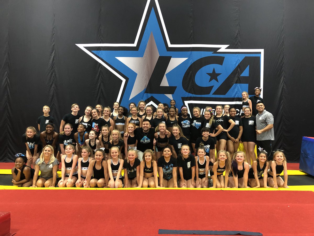 LibertyCheerLCA's tweet photo. Thank you @PureTechCamps for working with our @LibertyCheerLCA athletes this week💙
#LibertyLovesPureTechniqueCamps #LiveLoveLiberty #LCAFam #NewSeasonNewDreams #LibertySeason13 https://t.co/CDKXDxZplB