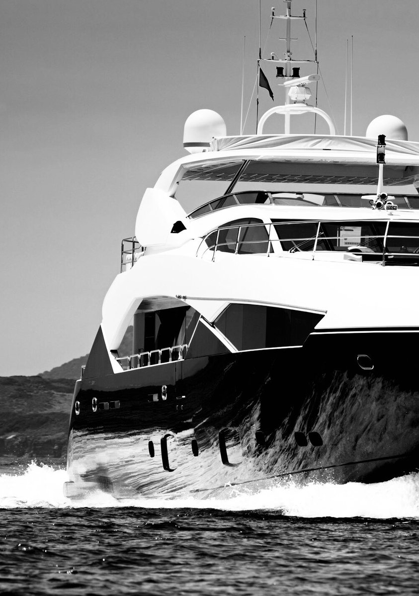 RalphLauren's tweet image. Ralph Lauren sets his sights on a seafaring mood for #PLSpring2019. #MFW