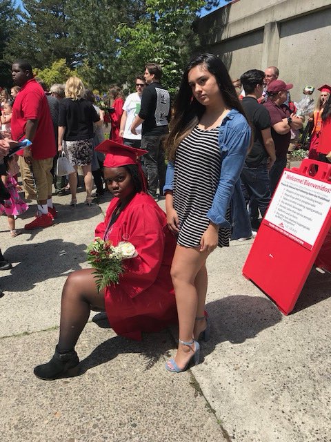 itsjahjahhhh's tweet photo. Credentials ๐๐๐ #associateofscience #graduation2018 https://t.co/aChZophN71