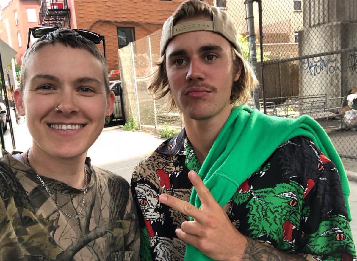 CbaJbco's tweet photo. Justin hoy 16 de Junio, en Williamsburg, New York 💖💕

PD: Se ven tan adorables 😍🙈 https://t.co/hfJ6Srmgvz