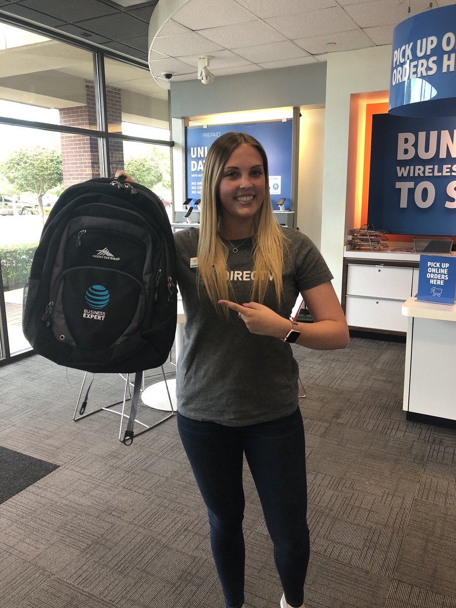 T0nyT0niT0ne's tweet image. Congrats to Falon for hitting Biz Expert status in our store. Continue to give them the Bizness!  #MidStateProud #OKCWay #TheU