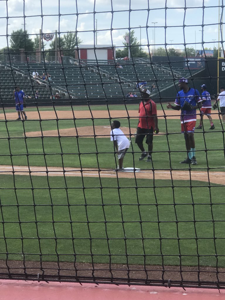 becrosswhite's tweet photo. @FrankMason0 and @fm3softball  just a few more! Thank you again!! https://t.co/0NJRyhIk3A