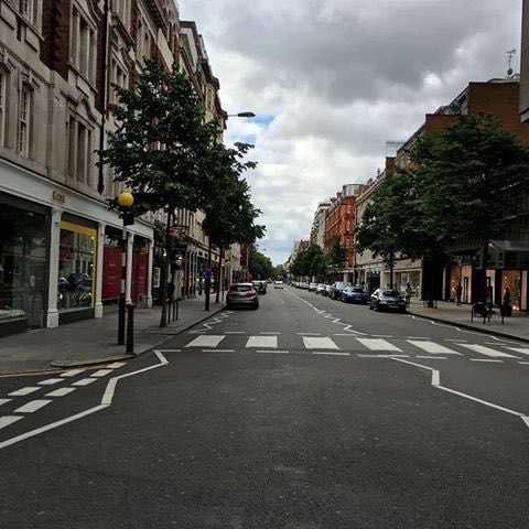 الشاهدالله بدونك ضايق صدري*انا ذبحني غيابك وانت ماتدري*..قلبك بعيد وعيونك تسكن افكاري#يفزقِلَبِيِّ_الي من جاب طاريك💓