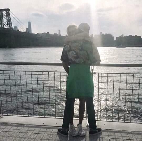 CbaJbco's tweet photo. Justin y Hailey 😍😏🙈 https://t.co/GPboSMcDrM