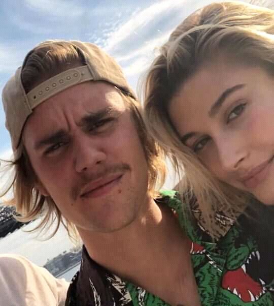 CbaJbco's tweet photo. Justin y Hailey 😍😏🙈 https://t.co/GPboSMcDrM