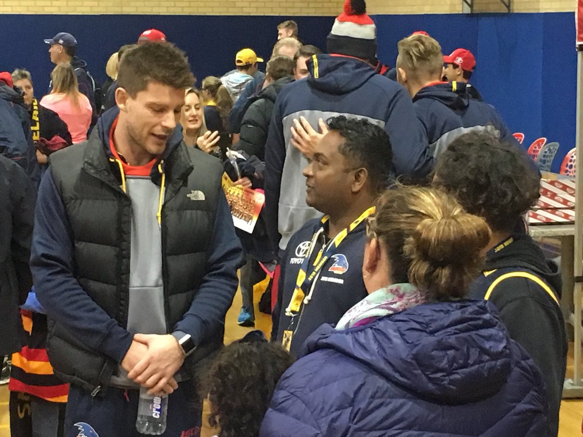 Adelaide_FC's tweet photo. Thanks to our Melbourne members and fans for coming out and supporting us this morning #weflyasone https://t.co/oWY0vxKZ2O