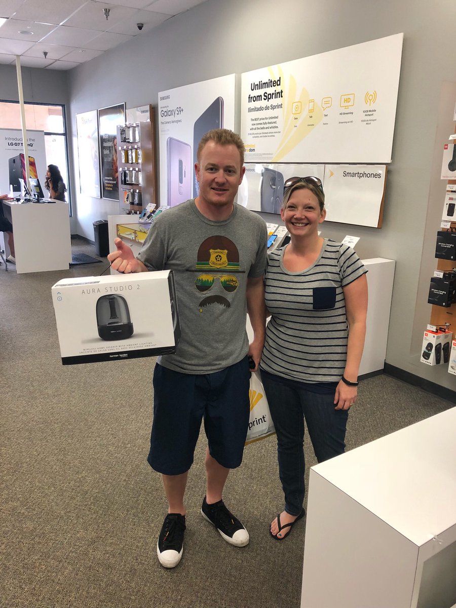 Happy customers walking out with a Harmon Kardon Onyx 4 for more than half off 
#happycustomer #poway
<a href="/KristianAllos/">Kristian Allos</a>