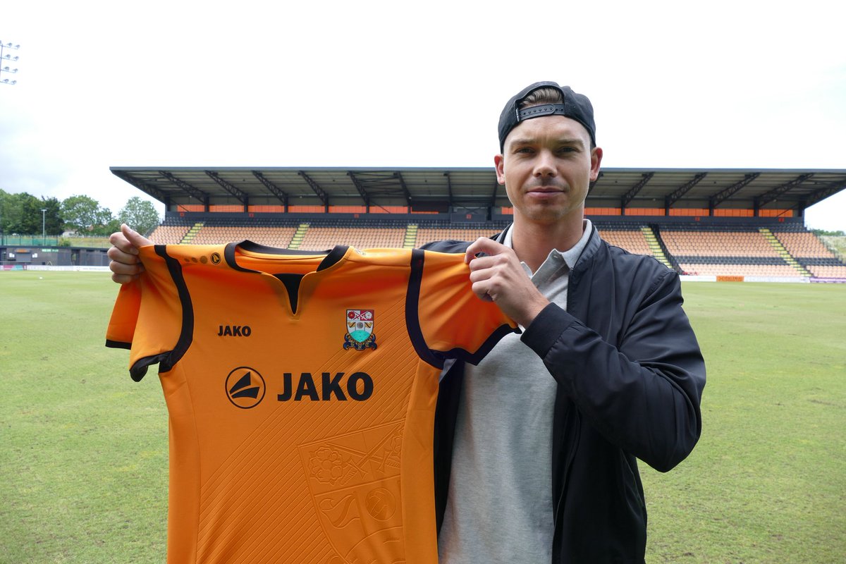 NationalTR's tweet photo. National League ekibi Barnet FC, Dagenham &amp; Redbridge'den 26 yaşındaki İngiliz stoper Craig Robson ile 2 yıllık sözleşme imzalandığını açıkladı. https://t.co/jbeB6tBX23