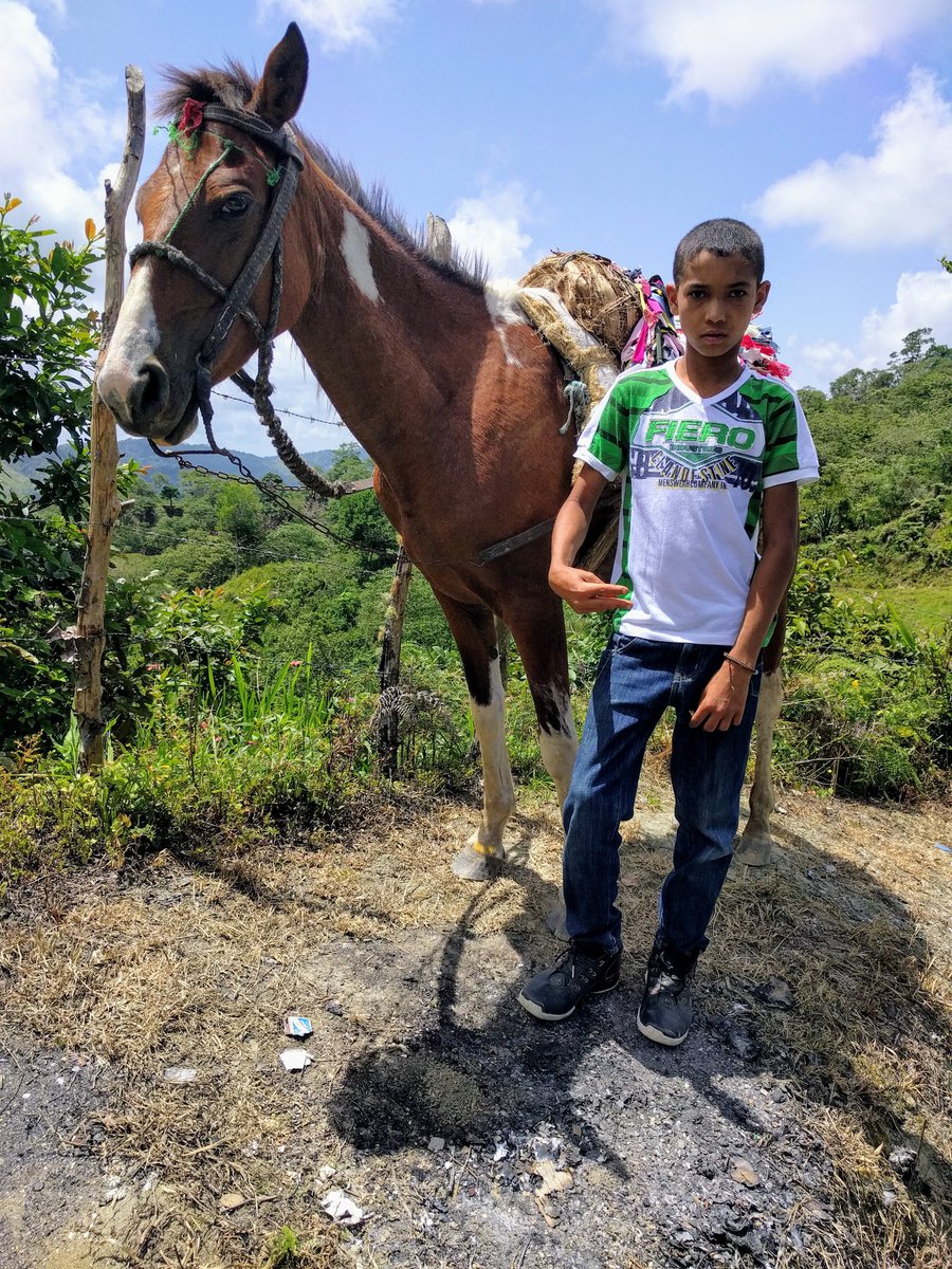Jet_Takaoka's tweet photo. Life is not easy in these mountains where Pasqual is waiting for clean water. But good friends of @HOPEInt, #ADESJO are making it happen. https://t.co/BIA9ZL5iAS