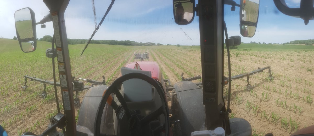 AshDee_10's tweet photo. @streutker162 My tractor mounted unit with Y Drops. From Bright , ON https://t.co/4VEixiQTUM