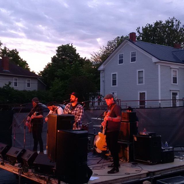 Yes, boys and girls...it's The Stanfields! #blockparty #saltydog #streetparty #drinkinmusic ift.tt/2JH9uA1