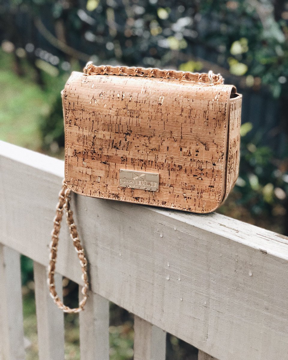ninaberniceAU's tweet photo. Rain or shine, we’re ready for you. 😉 #Handbag #crossbodybag https://t.co/lOU87V6ioJ