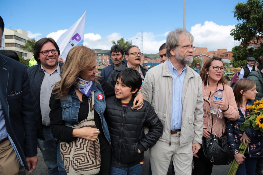 Recorrimos la sabana de Bogotá para recordar que mañana es la gran oportunidad de darnos una segunda oportunidad. Es el momento de cambiar. #VotaCambioVotaPetro