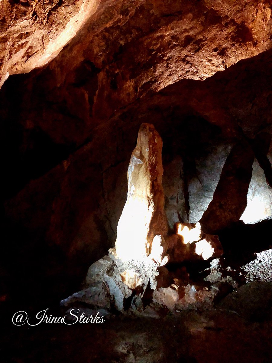 starksierina's tweet photo. Crystal Cave visit was delicious. Many rock formations I would've called differently, X-rated differently... I'm sorry little girl but that's not a finger, I wouldn't be so excited about finger... On other thought...π€¨#imbeingnaughty #welliam #sexycave https://t.co/HKvydy7OnU