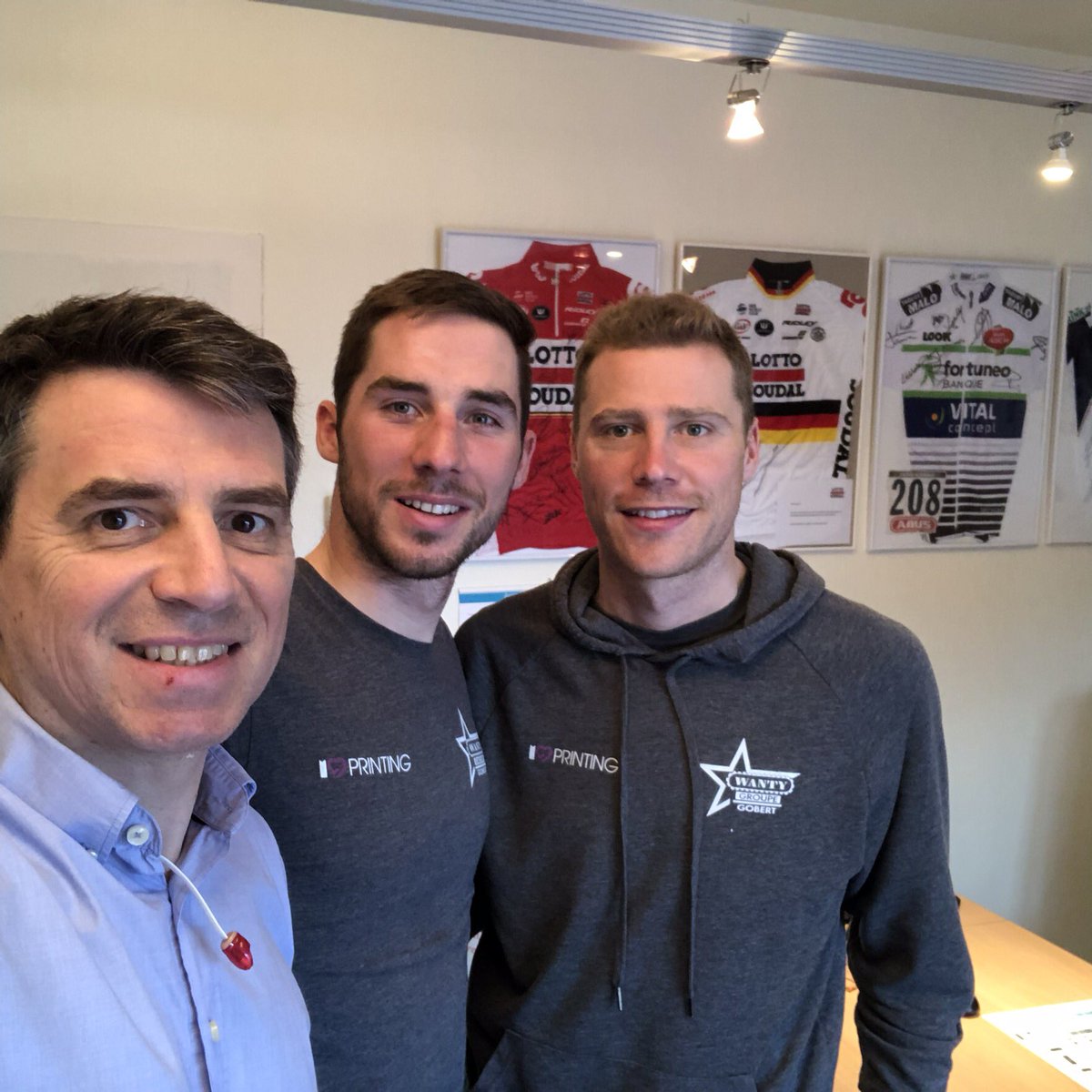 valier_be's tweet photo. Passez au niveau supérieur avec les #ecouteurs #bluetooth #surmesure valier qui vous accompagnent dans toutes vos activités #professionnelles #sport #gsm #musique #vidéo # YouTube #film #running #jogging #cyclisme #fitness #kitmainlibre #bureau 
https://t.co/LxsnT17Ibx https://t.co/EdvblsFMzH
