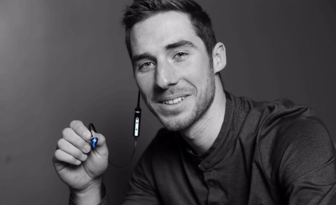 valier_be's tweet photo. Passez au niveau supérieur avec les #ecouteurs #bluetooth #surmesure valier qui vous accompagnent dans toutes vos activités #professionnelles #sport #gsm #musique #vidéo # YouTube #film #running #jogging #cyclisme #fitness #kitmainlibre #bureau 
https://t.co/LxsnT17Ibx https://t.co/EdvblsFMzH