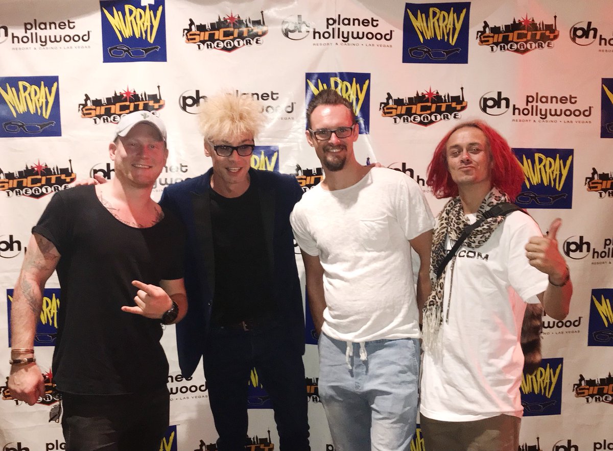 InfernoLasVegas's tweet photo. Spotted: the cast of INFERNO watching the wonderful Murray show! Great show everyone go get your tickets now! 🎟 @MurraySawChuck bravo! https://t.co/Vl9TUTiLBk
