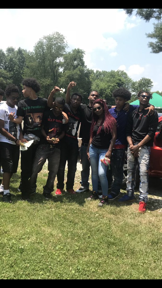 4300_jayy's tweet photo. Rip my big brotha 💔 https://t.co/dgtgqiqFVf