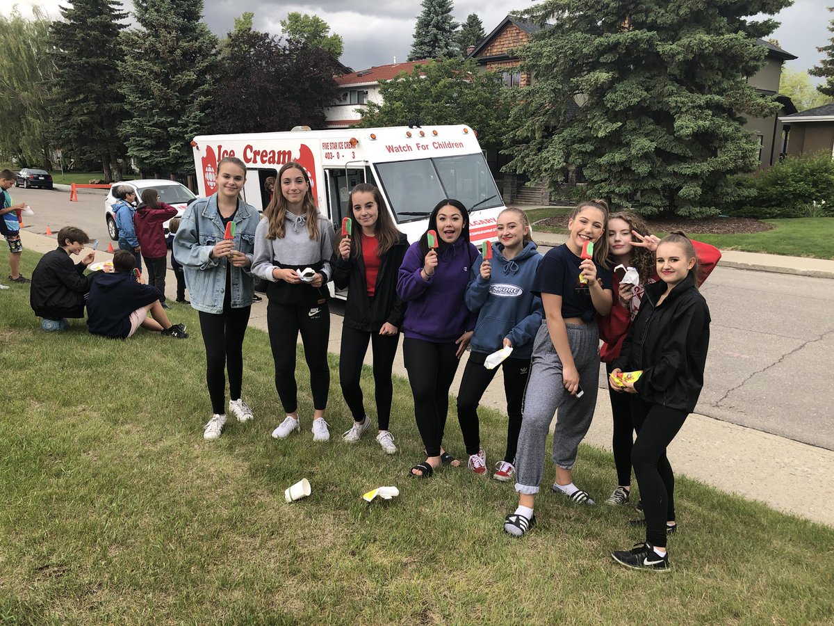 CBCCalgary's tweet photo. Come and see us at the #BriarHill Neighbour Day celebration! #thanksneighboryyc #YYCNeighborDay https://t.co/aGQCgCbiKR