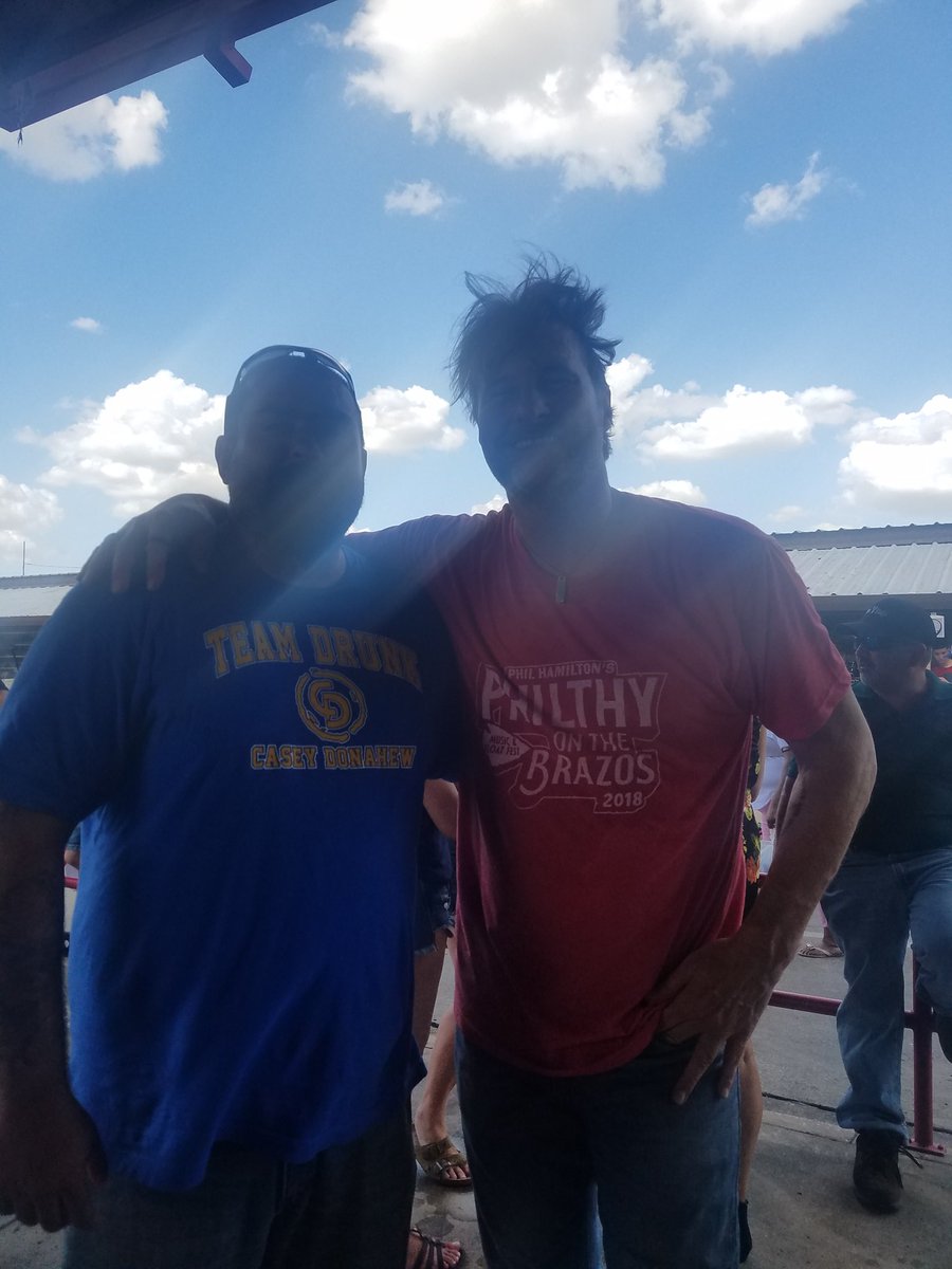 rednexican82's tweet photo. @Deryl_Dodd me and my boy with the one and only double d! Awesome show brother, can't wait to see you love again! https://t.co/7y3UqhHbEt