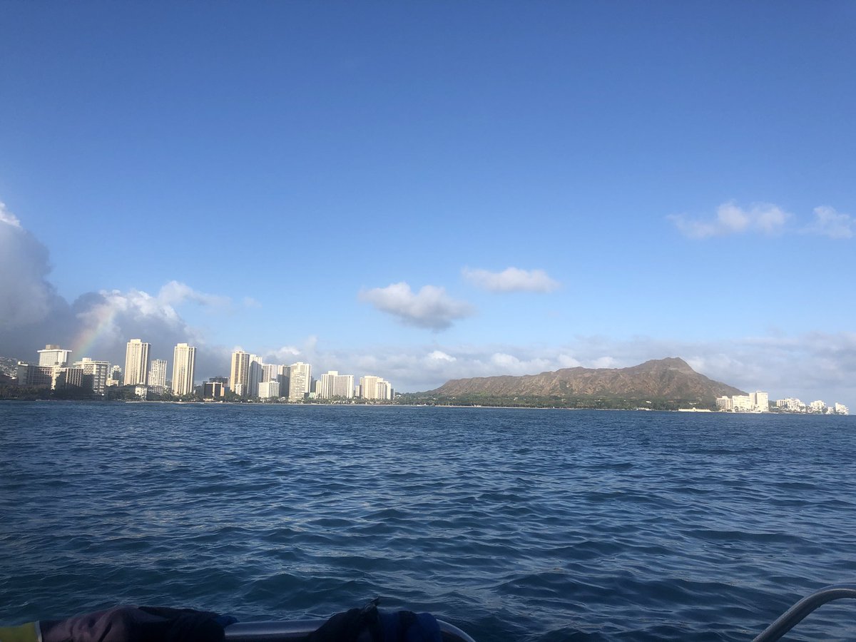 MagentaViv's tweet photo. So grateful for the amazing experience I had with @RealEWInc at the #ABAwards2018 in Honolulu! #CustomerObsessed #tmobile #exclusivewireless #honolulu #hawaii #winners https://t.co/3BRm1rF4Xi