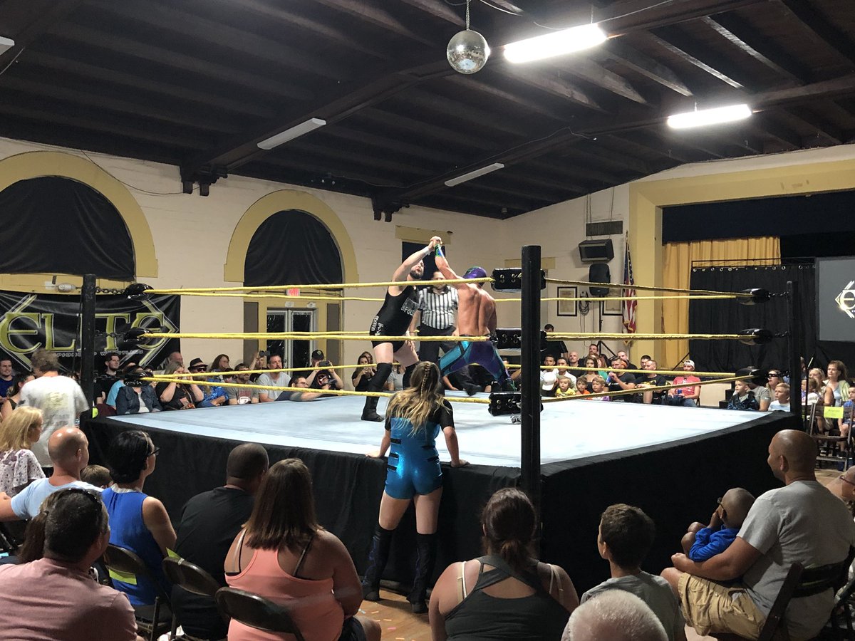 RefereeCurt's tweet photo. @RealBlancoLoco vs @XTIAN_BLAKE in Pensacola for @EliteCWrestling #EliteFL https://t.co/giBxnxon56