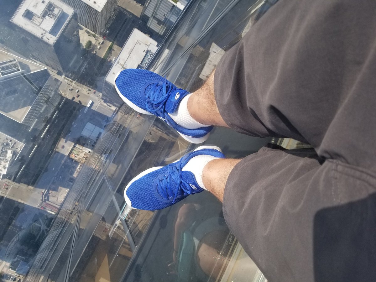 mariachiloco1_'s tweet photo. Ajuaa! You Know This Could Of Been Us In Chicago This Weekend But Your Freaking Scared Of Heights Lmfao! 😂😱🌆👋🏼🙌🏼☝🏼💙⚾️💀 #ThisCouldBeUs #Chicago #SkyDeckLedge #Wtf #Wow #Wth #WalkingInAir #Richie #LAtoChicago #ChiTown #DodgerFansTravelWell #Dodgers https://t.co/sq7iSK4050