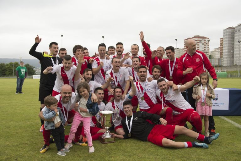 JaviArume's tweet photo. Temporada finalizada! Campeones de la copa de Ferrol ⚽️ AD Miño 🏆😁 https://t.co/EVBcbjD6GI