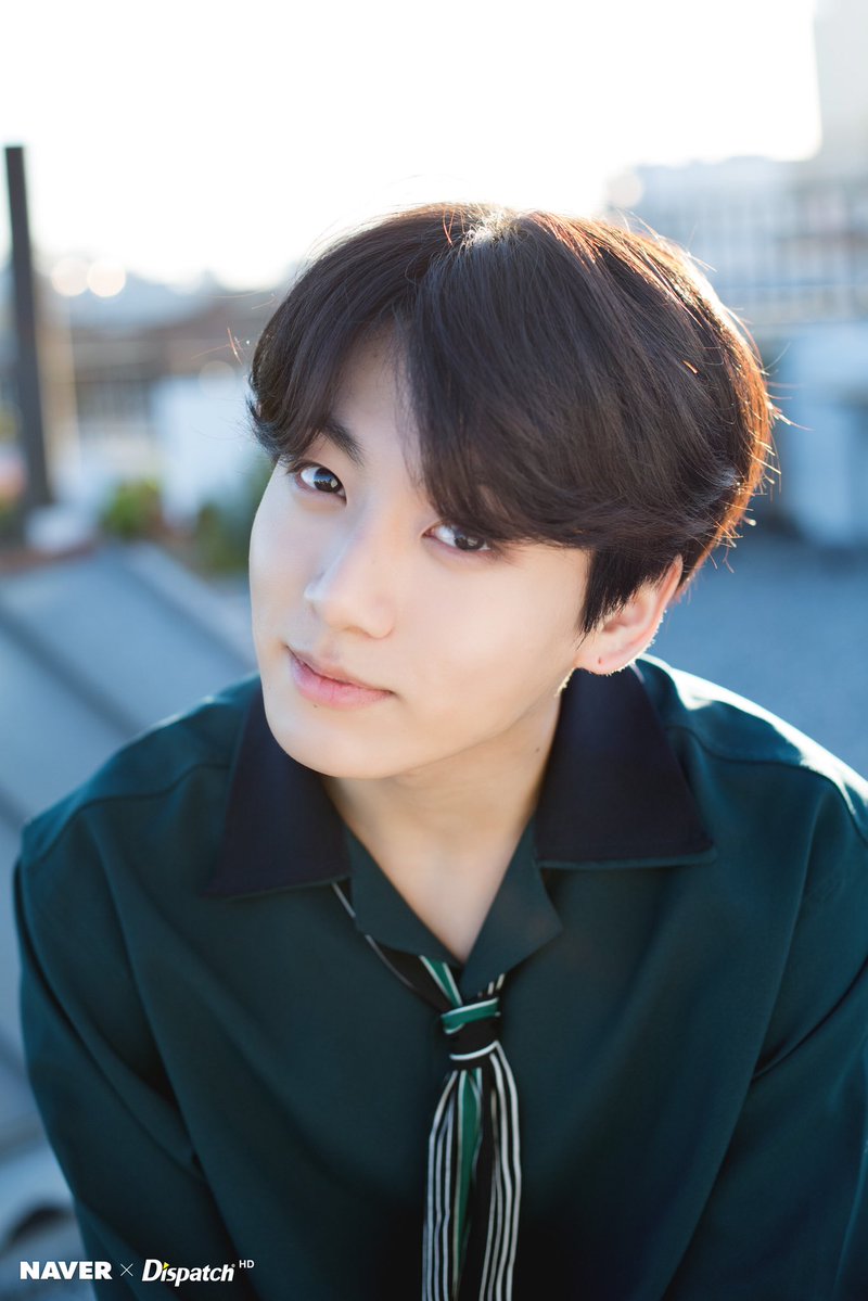 BTSVenezuela_'s tweet photo. @BTS_twt x Dispatch para celebrar los 5 años de BTS.
Distrito de Arte en LA.
#JUNGKOOK (3/4)
➡https://t.co/b3mBsL8jVZ
#5theFlowerPathWithBTS https://t.co/Bv7qT5KGHn