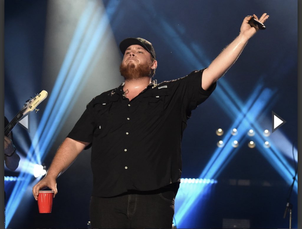 LukeCombsUpdate's tweet photo. Who’s ready for Luke to get back on the road?! 🙋🏽‍♀️ https://t.co/QbjpFPLH5K