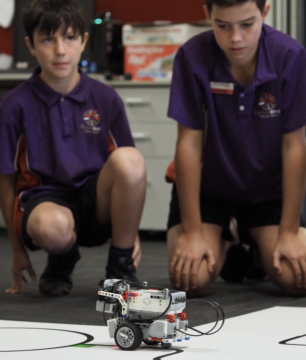 What a bright future these students have ahead of them. <a href="/RoboCupWA/">RoboCup Junior WA</a> #STEMeducation #robotics #EV3 <a href="/lego_ev3_com/">lego-ev3.com</a> <a href="/LegoEv3Robots/">LEGO EV3 Robots</a>