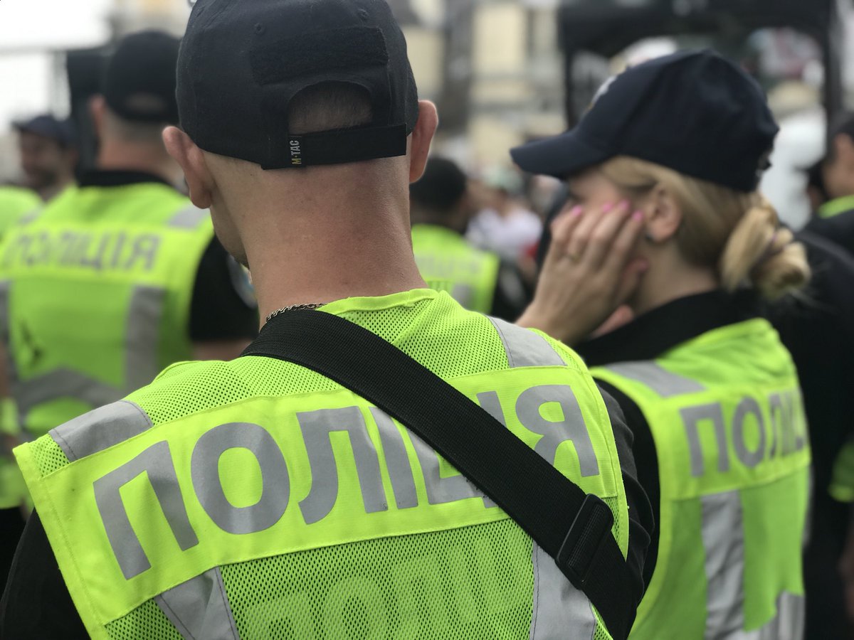 tburnos's tweet photo. В столице Украины проходит ежегодный КиевПрайд – Марш равенства представителей ЛГБТ-сообщества. «Страна свободных – будь собой» – лозунг нынешнего события. 
Организаторы Марша говорят, что они выступают против дискриминации и притеснения. https://t.co/POgHnW7EkF