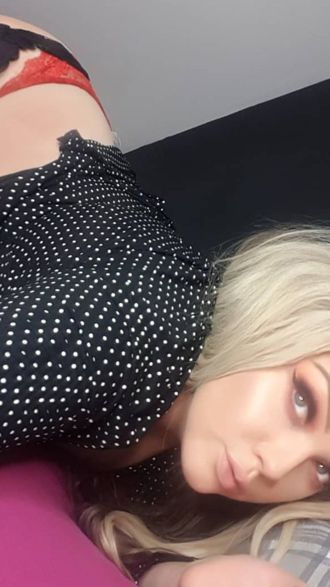 CasssKeeley's tweet photo. Sunday morning and I'm horny as fuck.
#bigblackcock #blackcockslut #Interracialqueen #whiteslut #snowbunny #drippingwet #horny #dritysex #teamblackguys #nevergoback #yespleasedaddy https://t.co/6fQ0Z5x55N