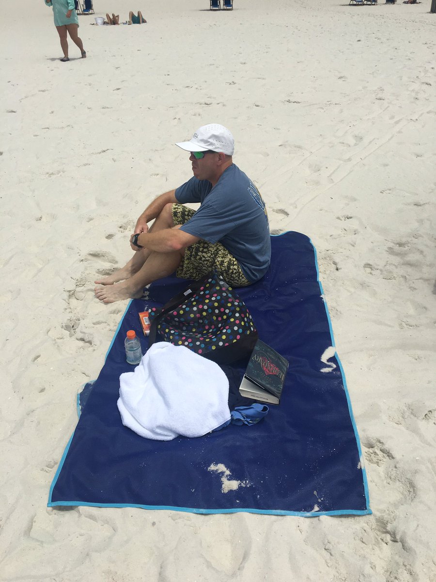 4alloutdoors's tweet photo. Spent some quality time on #Pensacolabeach with the @cgear_sandfree mat. #gearreview #testingishard #beachlife @PathProjects #florida https://t.co/3L8aZvRUga