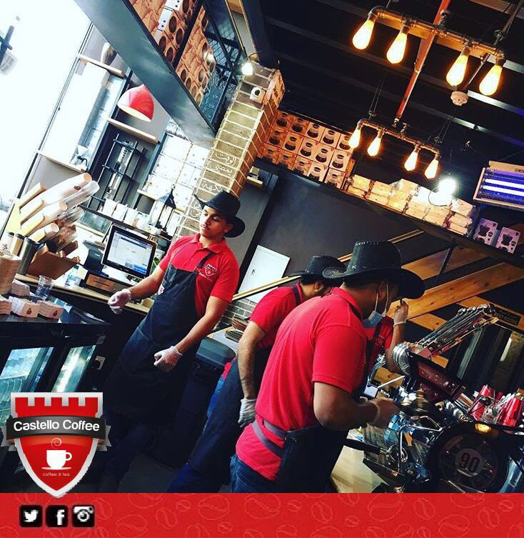 Castello_Coffee's tweet photo. شبابنا مستعدين لتقديم أفضل انواع #القهوة 👌🏼
#المدينة_المنورة https://t.co/e67qSj7g5i