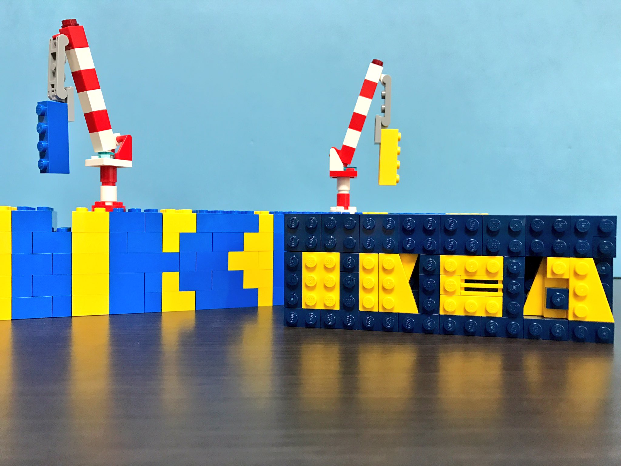 むっち 新作 Legoジオラマ B Z Presents Unite 01 完全再現 ロゴって実際 ギリ認知可能なレベルまでサイズダウンさせないと使えないよね Lego ロゴ レゴ Logo レゴロゴ Ikea イケア T Co L42zykrg3o Twitter